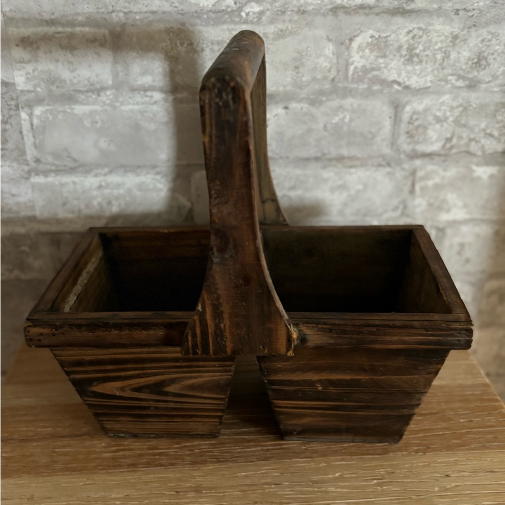 Wooden primitive tote